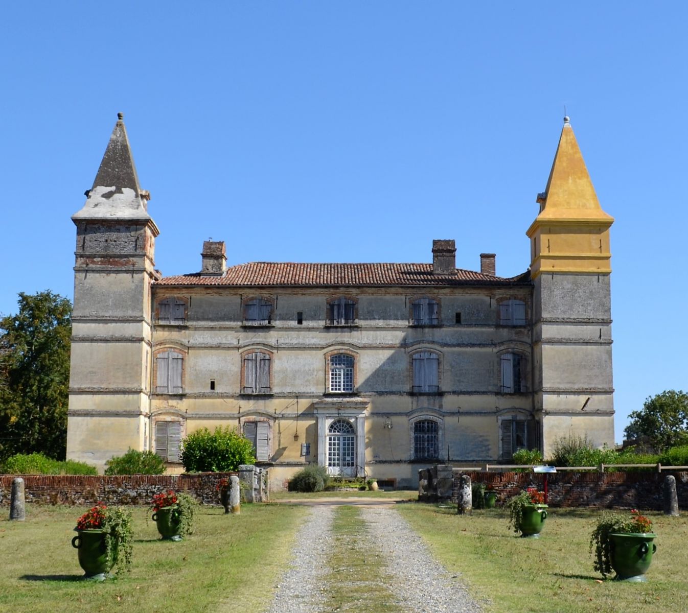 ESCALES DU CANAL DU MIDI AU CHATEAU DE PIERRE- ...