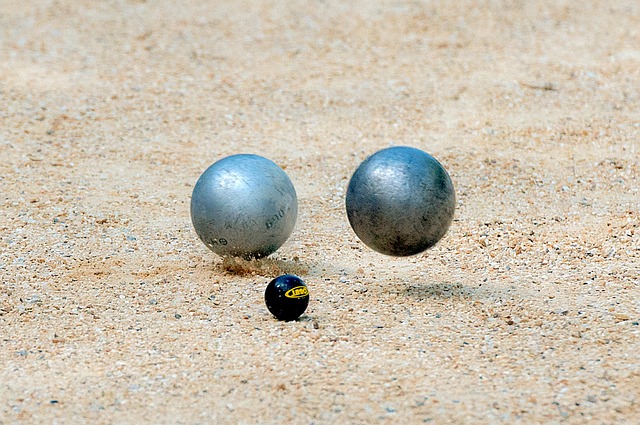 CONCOURS DE PÉTANQUE AU CHÂTEAU DE LARÉOLE