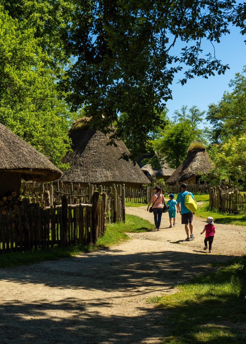 CAMP ROMAIN AU VILLAGE GAULOIS