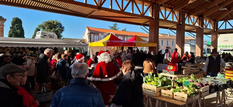 LE MARCHÉ DE PLEIN VENT FÊTE NOËL