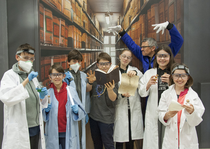 ESCAPE GAME EN FAMILLE - "LE GRIMOIRE EMPOISONNÉ"