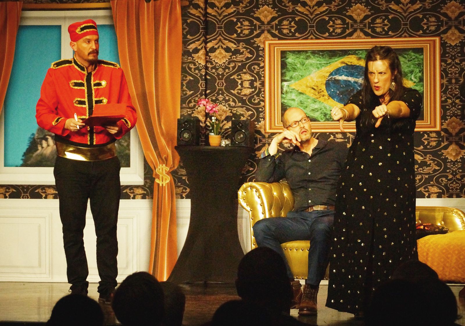 COMÉDIE « BLING BLING »