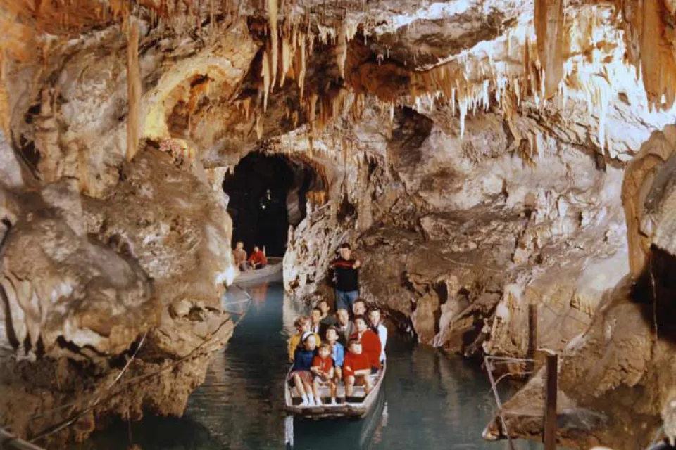 Grottes de Médous