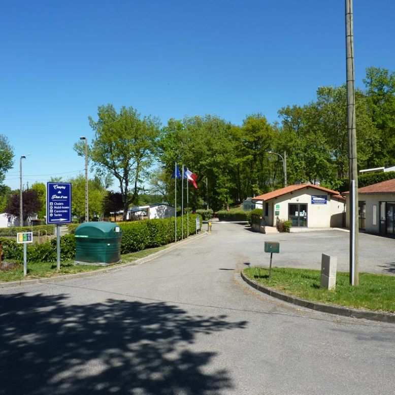 Rieux-Volvestre lake campsite
