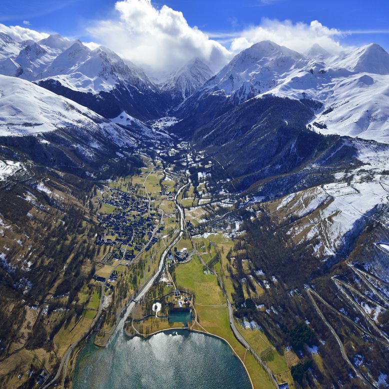 Peyragudes, one resort, 3 villages