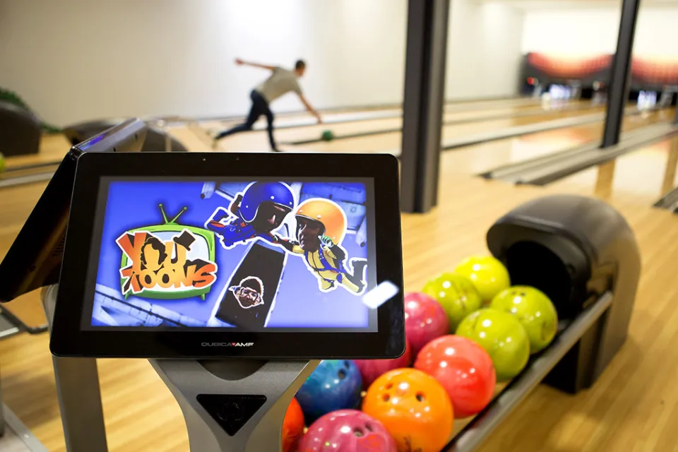 Dix 31 - Bowling & Billard
