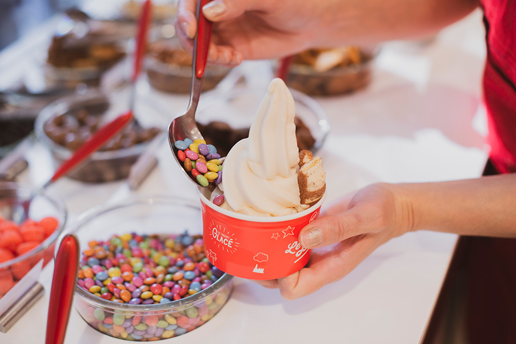 Yogurt Factory Bar à Glace Salons de thé / Coffee Shop / Glaciers à