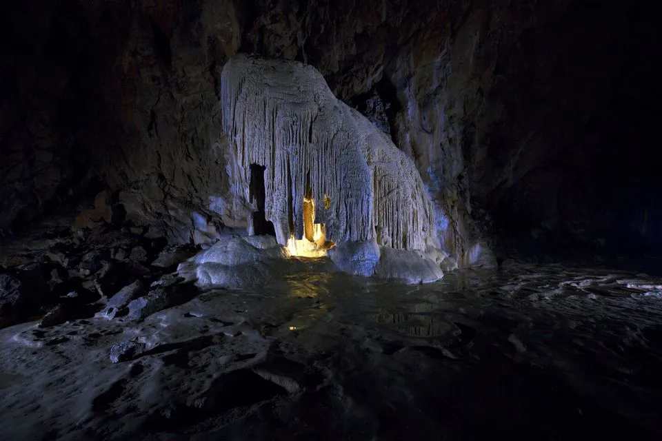 Grotte de Lombrives