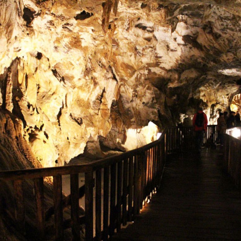 Caves of Médous