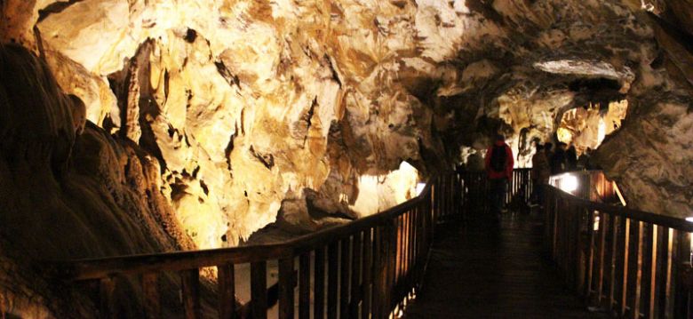 Caves of Médous