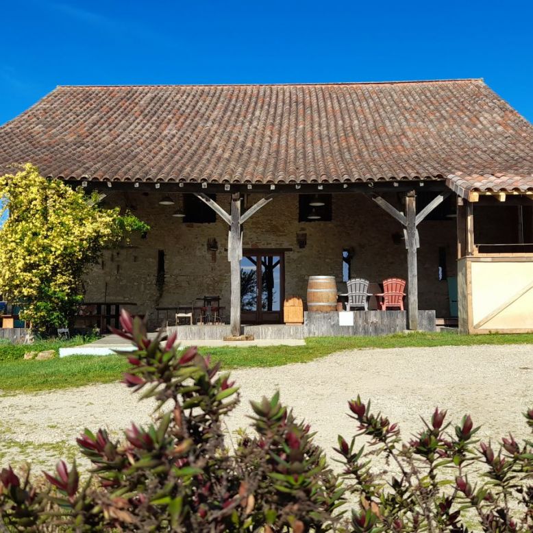 Lodging the Flânerie