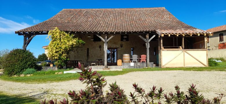 Lodging the Flânerie