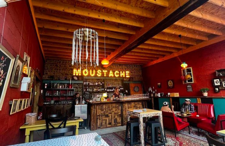 Maison Moustache