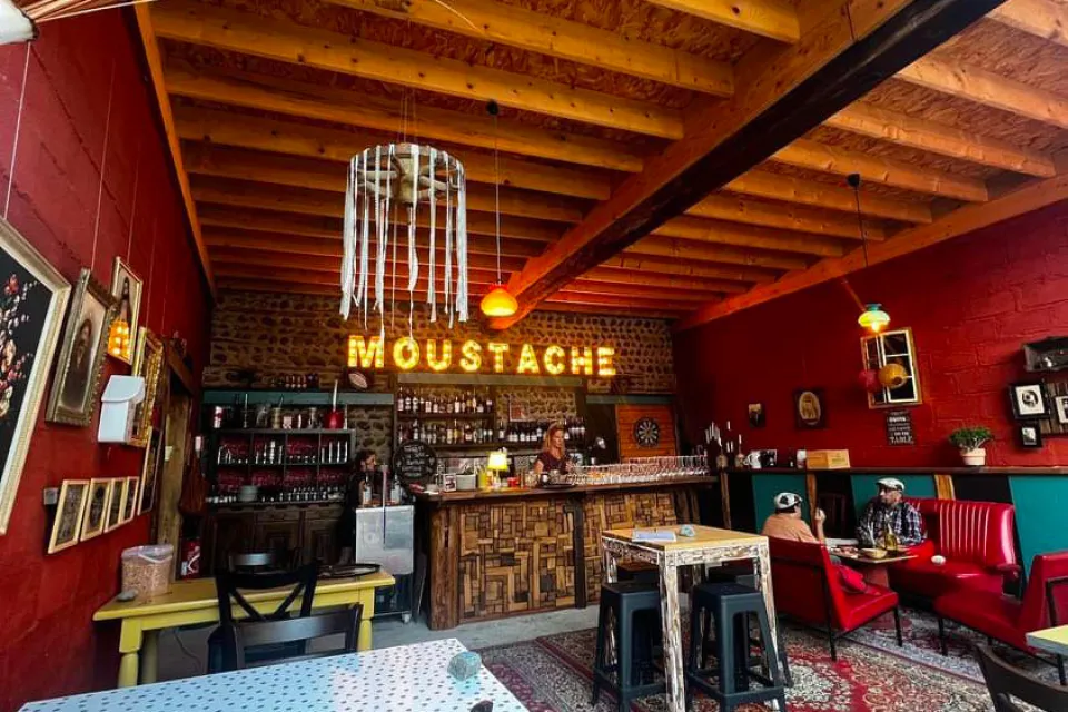 Maison Moustache