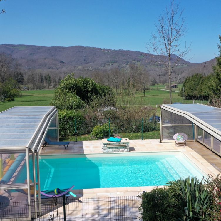 Gite Aquacagire - 3-star bed and breakfast in Juzet-d'Izaut