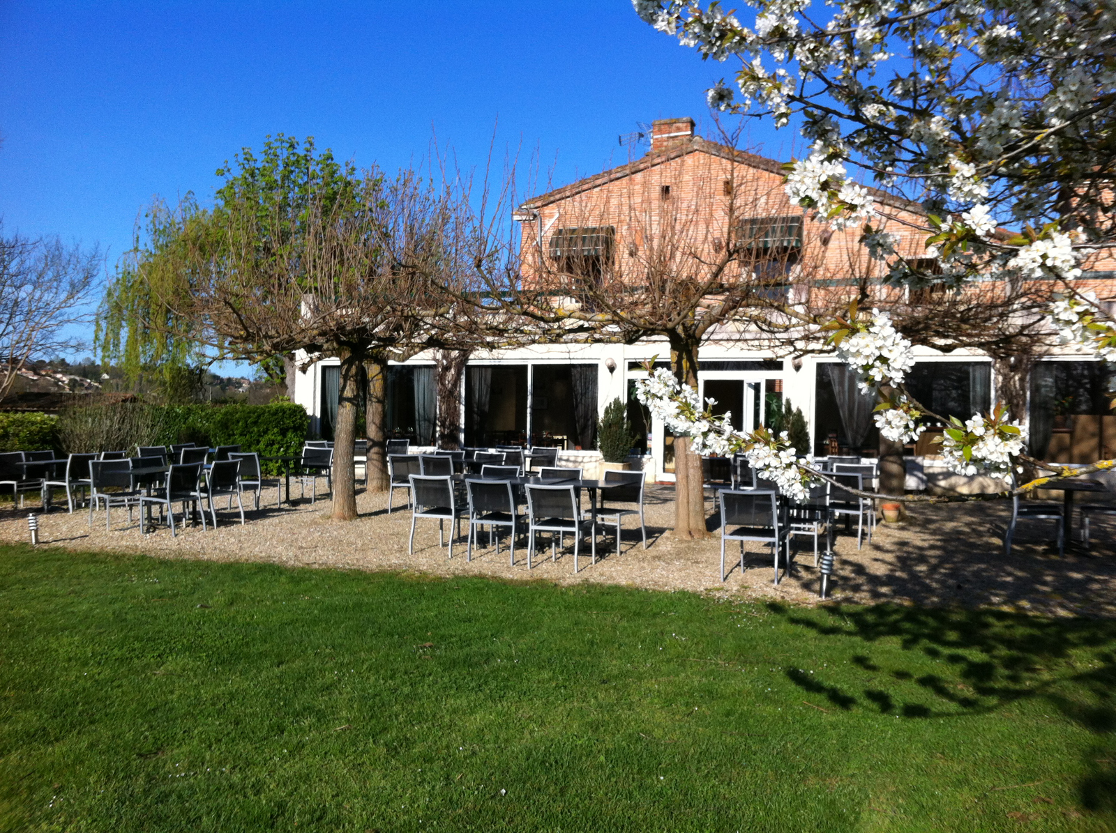 Gabi - Déjeuners, after-works, dîners et brunch au Golf Saint-Gabriel à Montrabé