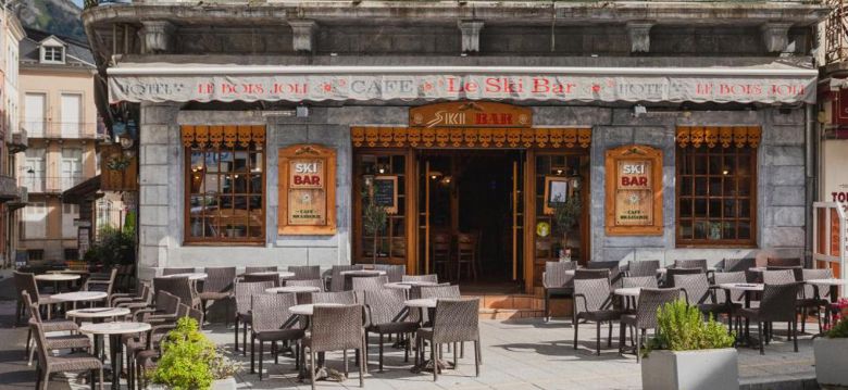 Ski Bar