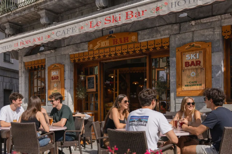 Ski Bar