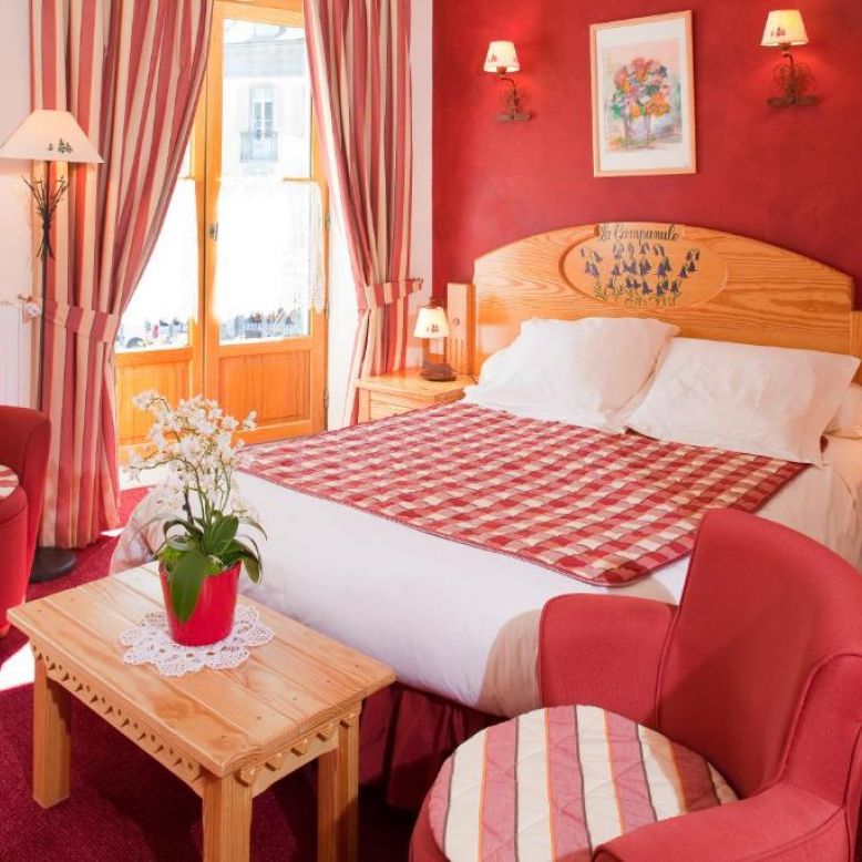 Hôtel Le Bois Joli & Ski Bar