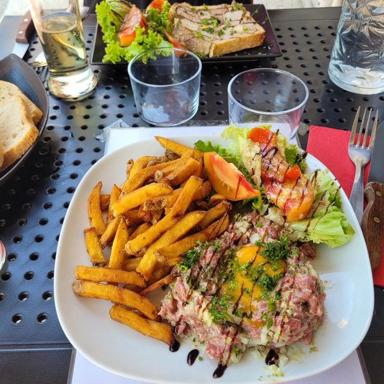 La Cantine Flament des Halles de Bagnères-de-B ...