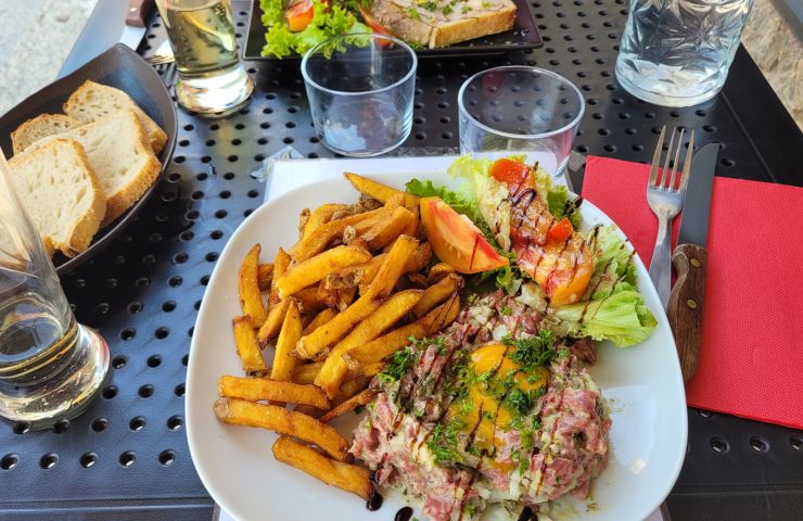 La Cantine Flament des Halles de Bagnères-de-B ...