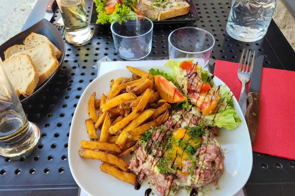La Cantine Flament des Halles de Bagnères-de-B ...
