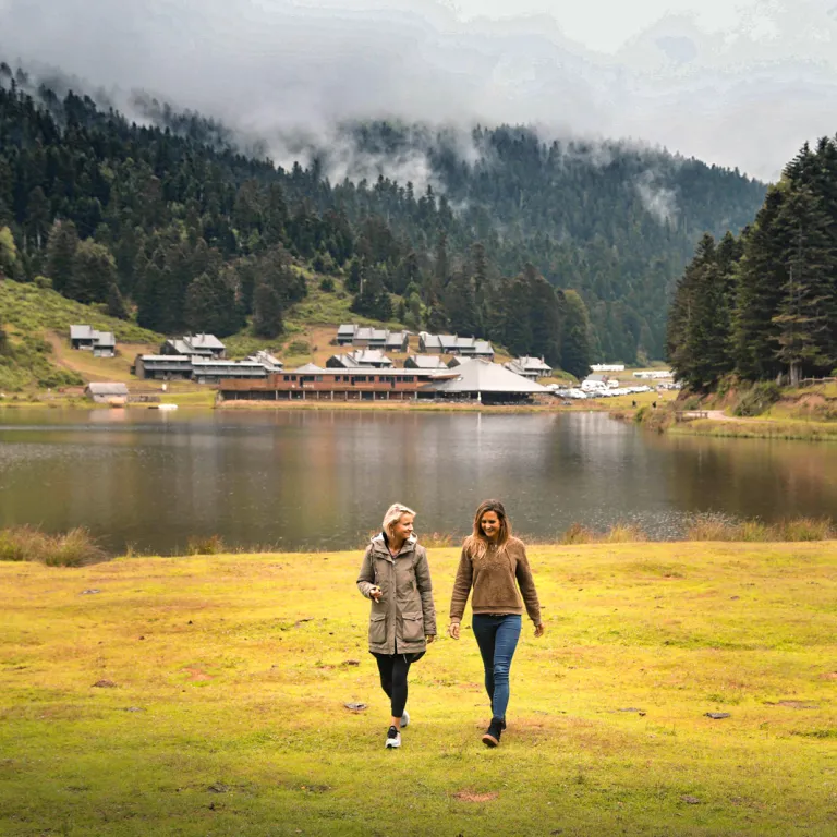 Autumn walk around Lake Payolle