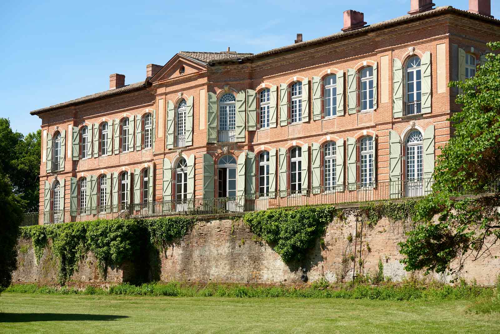 Discover the castles  ...