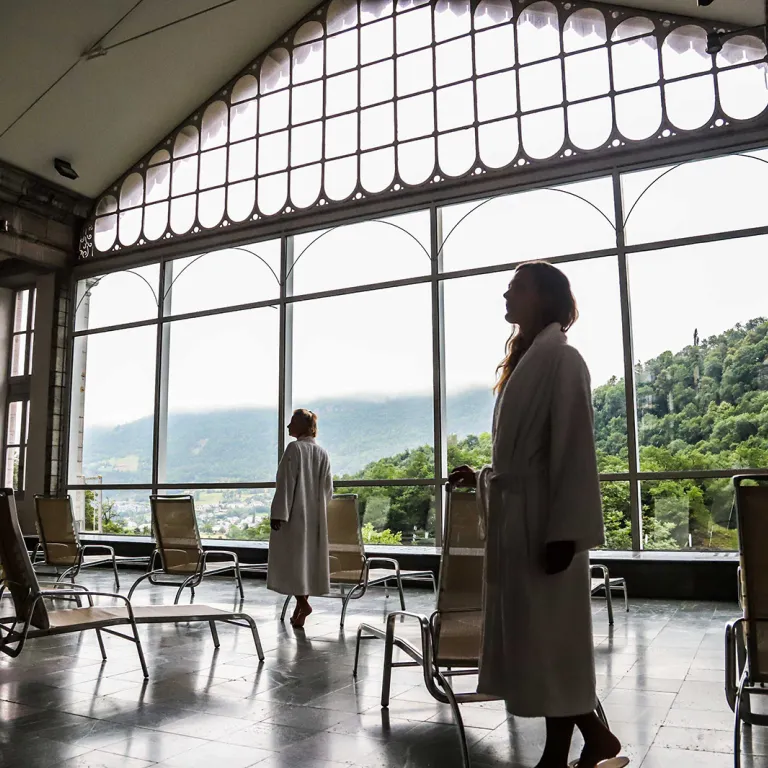 Relaxation and rejuvenation at the Thermes de ...