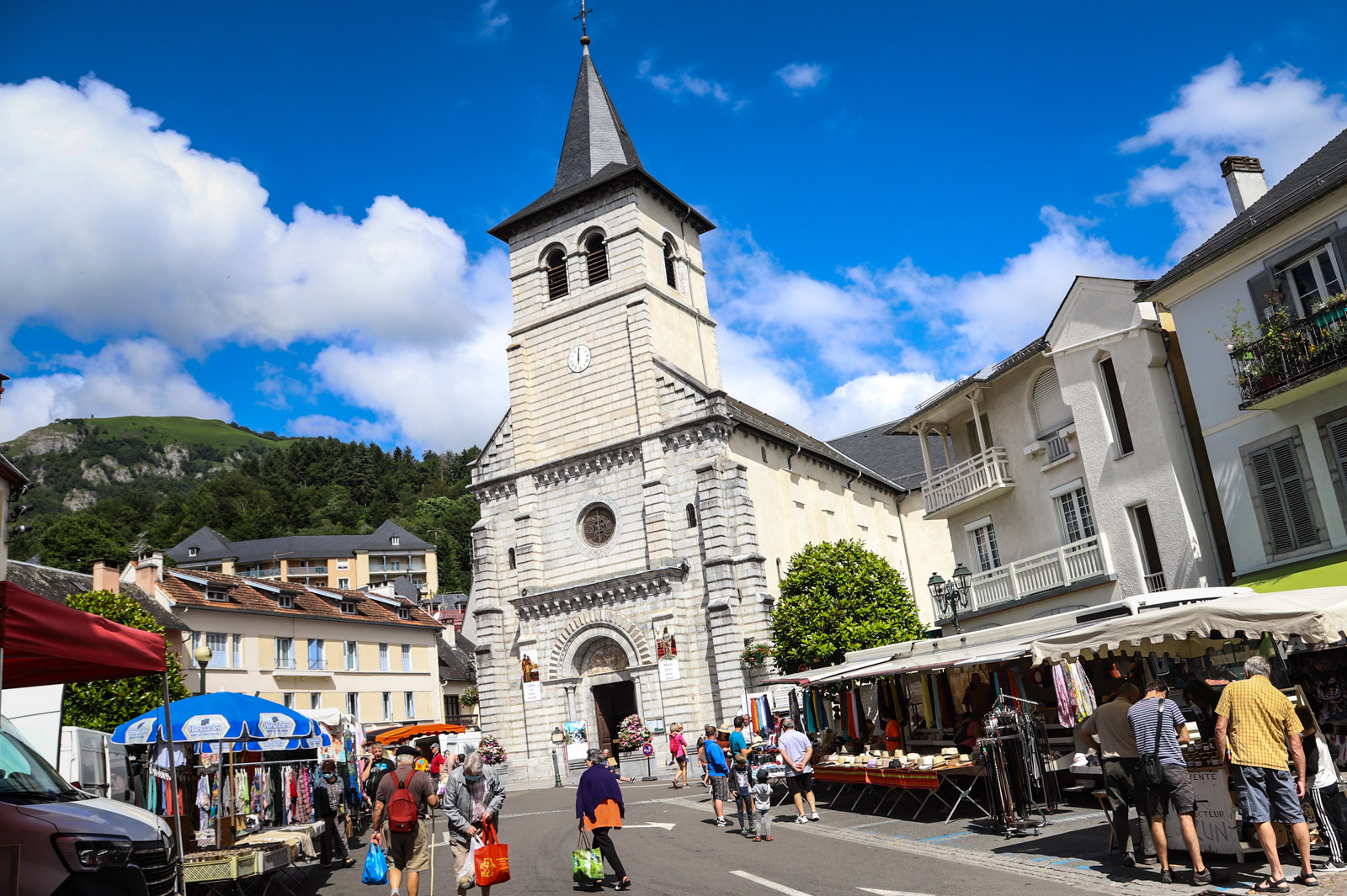 The Argelès-Gazost market, between local produ ...
