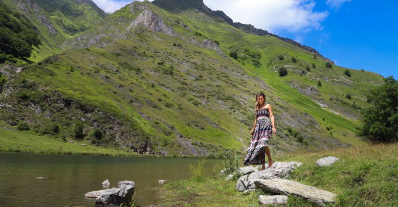 Stroll on Lake Estaing: immersion in pastoral ...