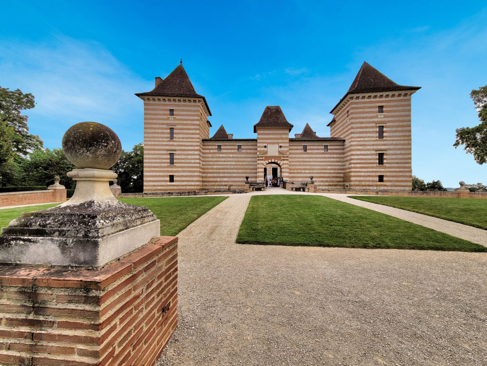 Travel back in time to the Castle of Laréole