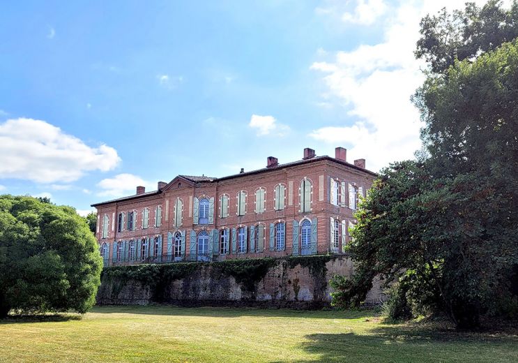 The Château de Merville & its Labyrinth: wonde ...