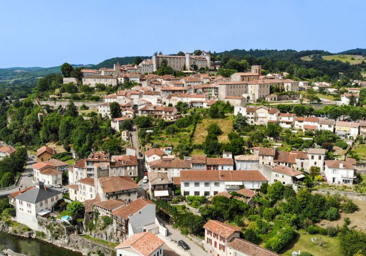 The essentials of Saint-Lizier, historic capit ...