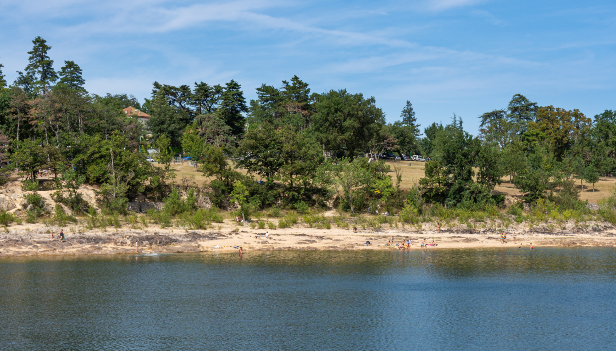 El lago Saint-Ferréol, un lugar histórico para descubrir en Alto Garona