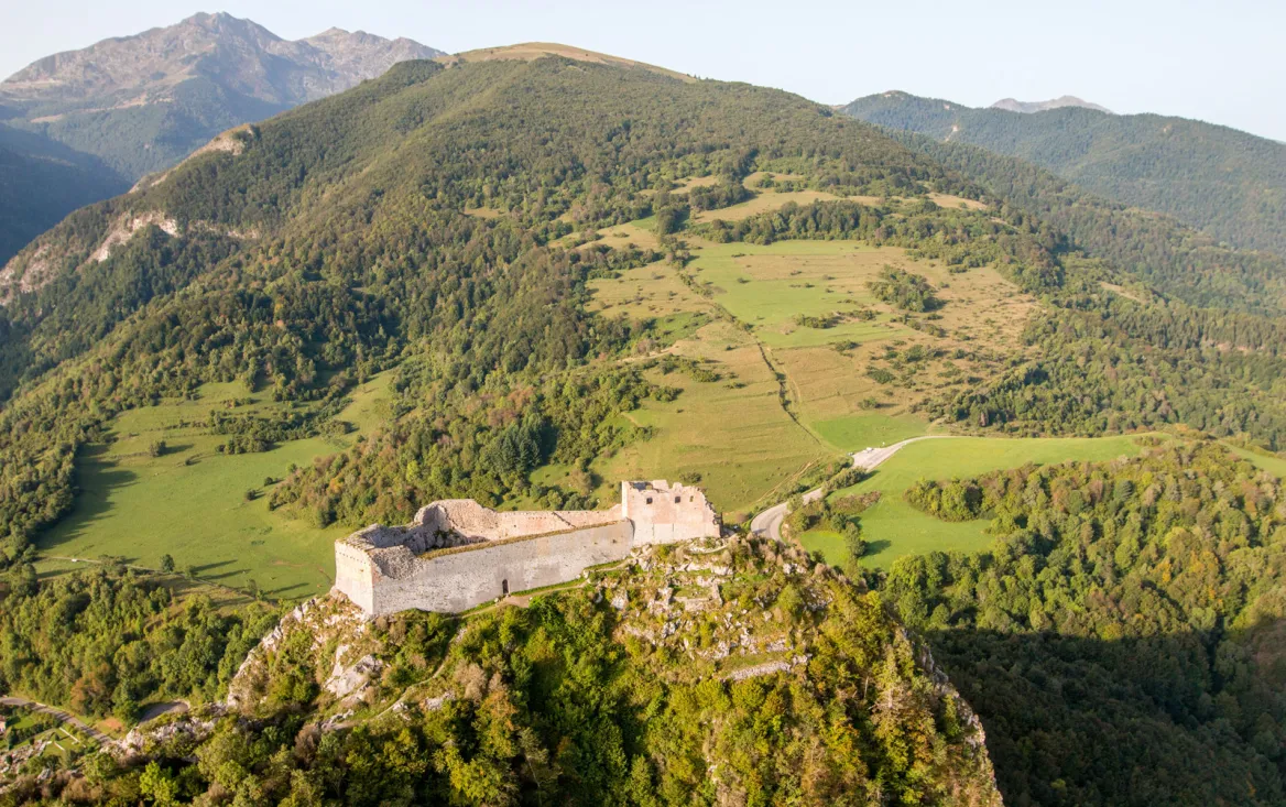 Château de Montségur : AdobeStock / Phil-Explos-