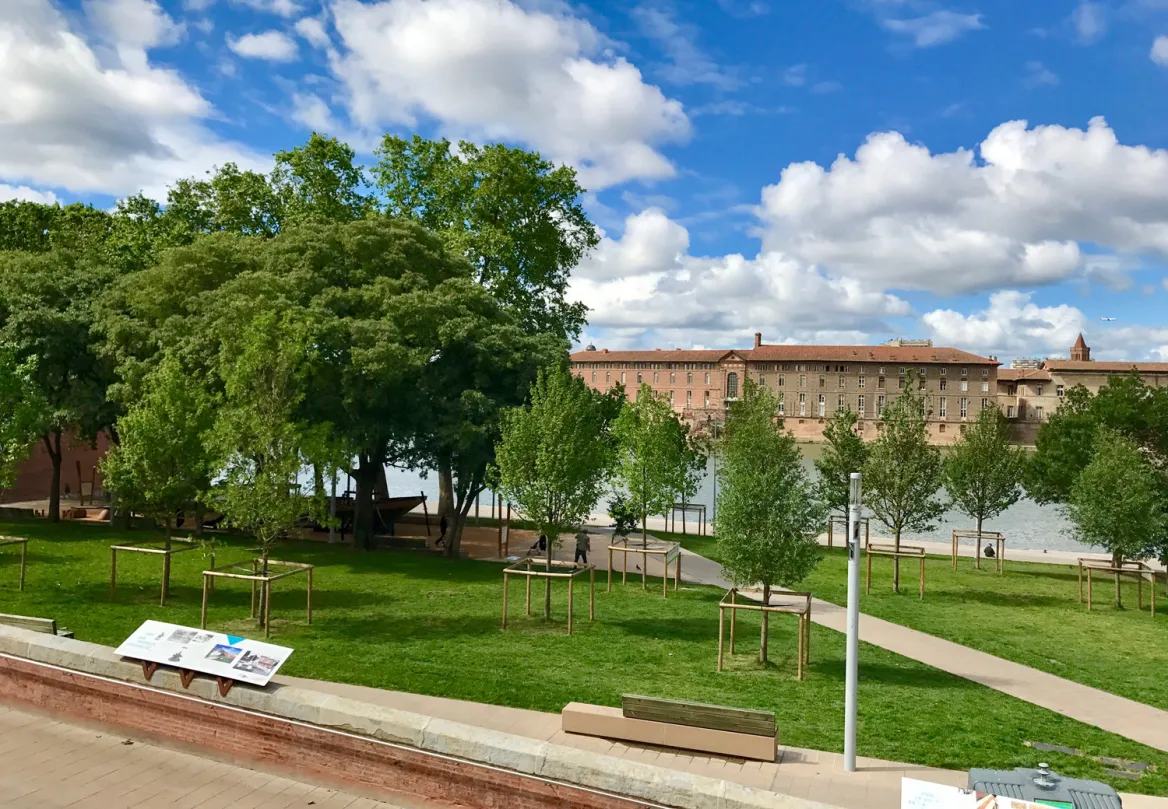 The Gardens of Quai de la Daurade, on the banks of the Garonne