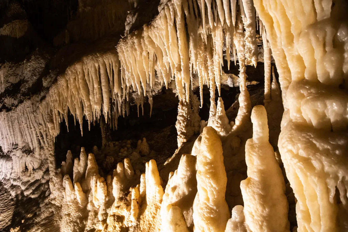 Esparros chasm