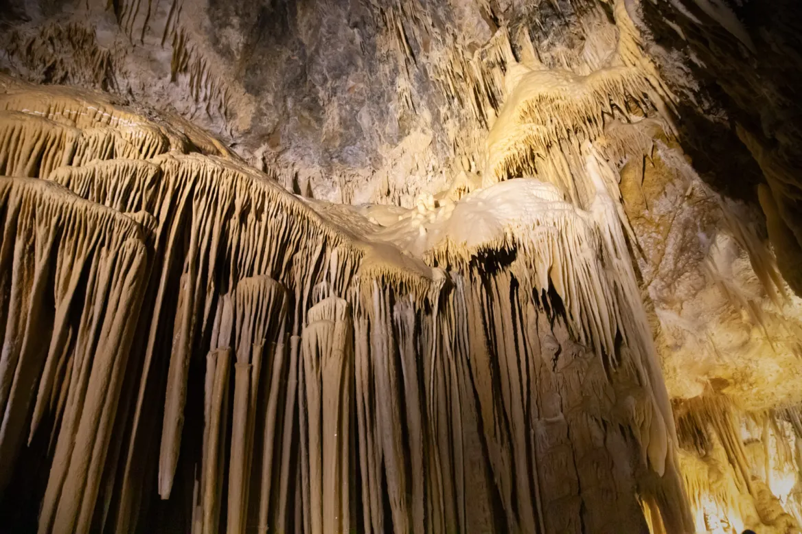 Esparros chasm