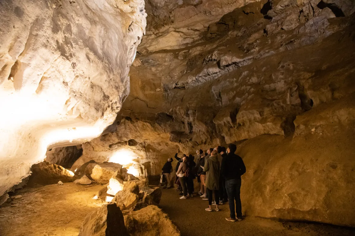 Esparros chasm