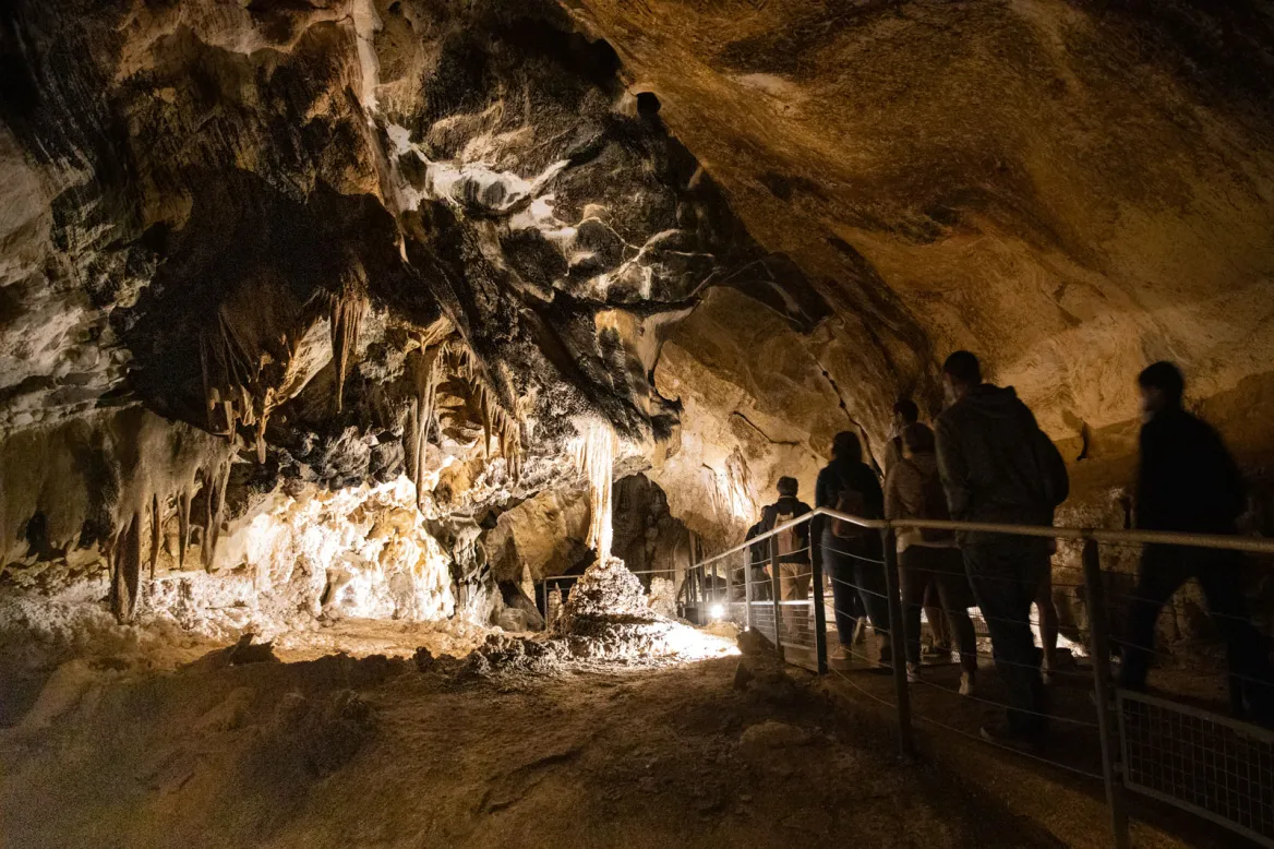 Esparros chasm