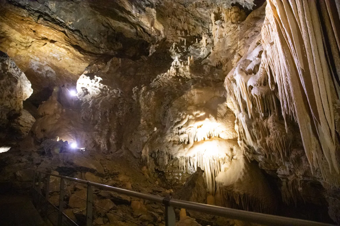 Esparros chasm