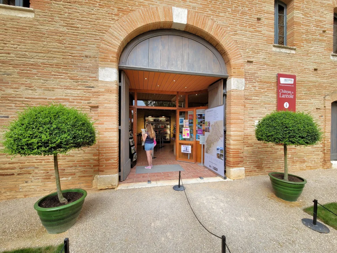 CHÂTEAU LARÉOLE