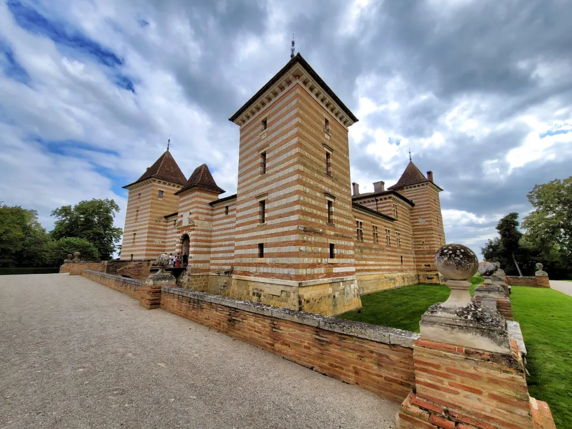 CHÂTEAU LARÉOLE