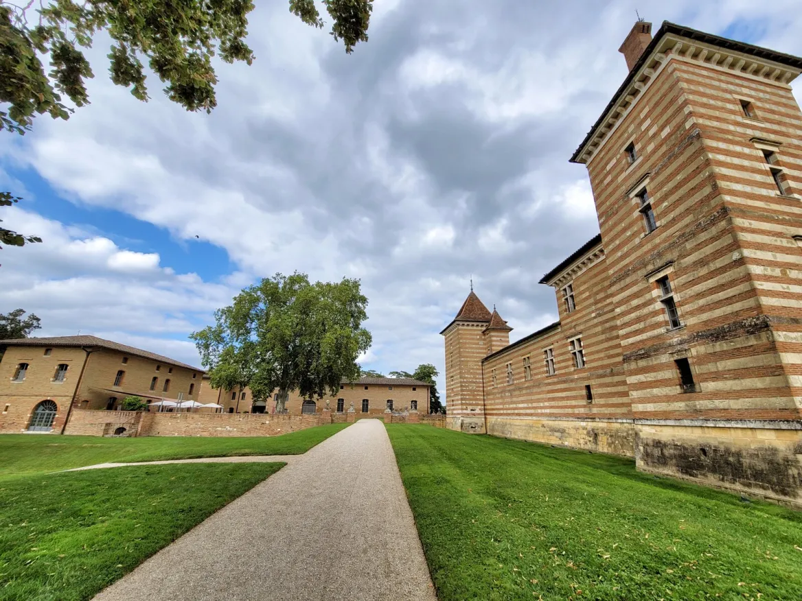 CHÂTEAU LARÉOLE