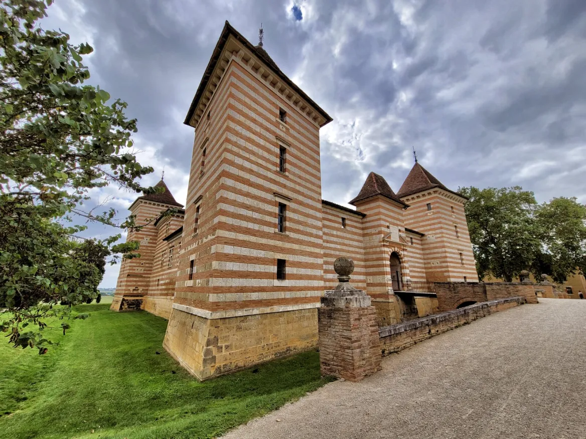 CHÂTEAU LARÉOLE