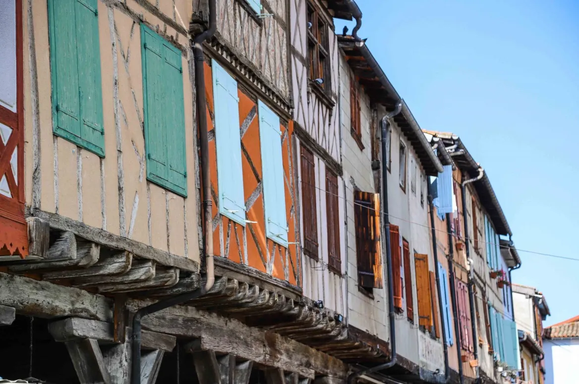La ciudad medieval de Mirepoix, joya arquitectónica de Ariège