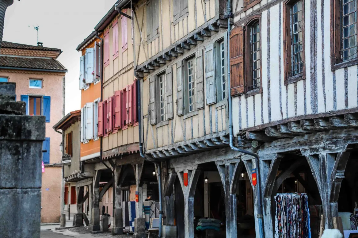 La ciudad medieval de Mirepoix, joya arquitectónica de Ariège