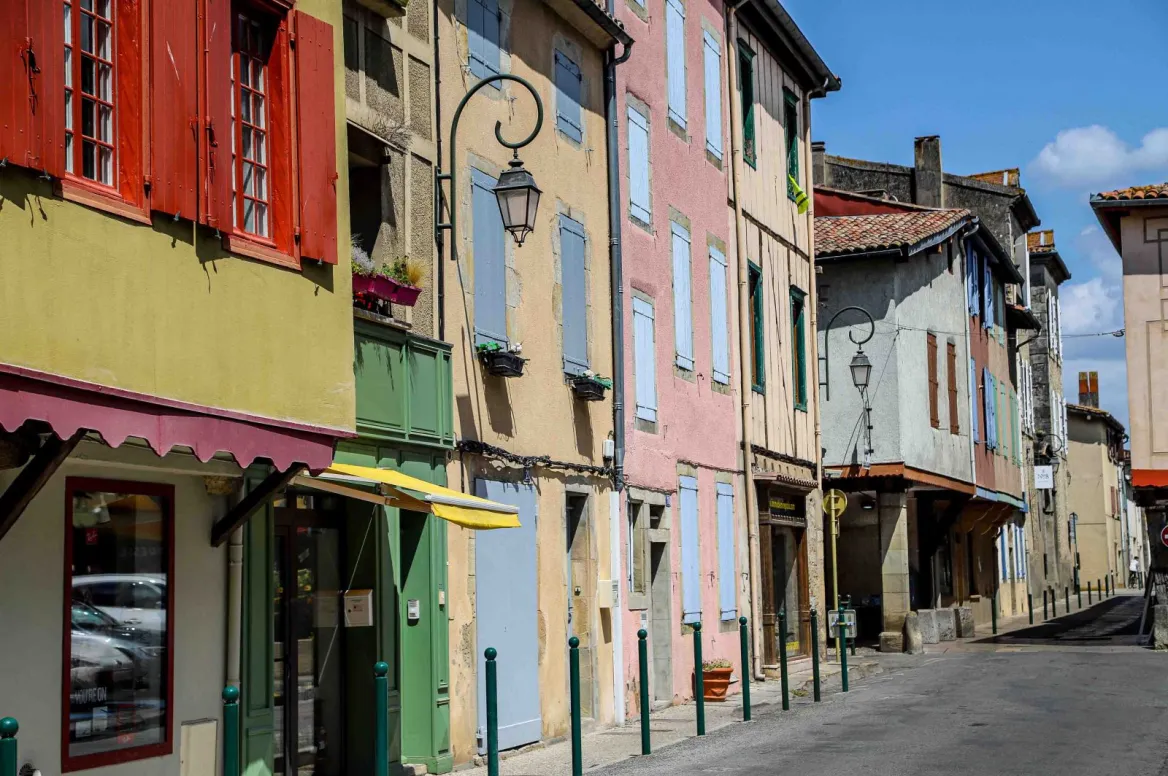 La ciudad medieval de Mirepoix, joya arquitectónica de Ariège