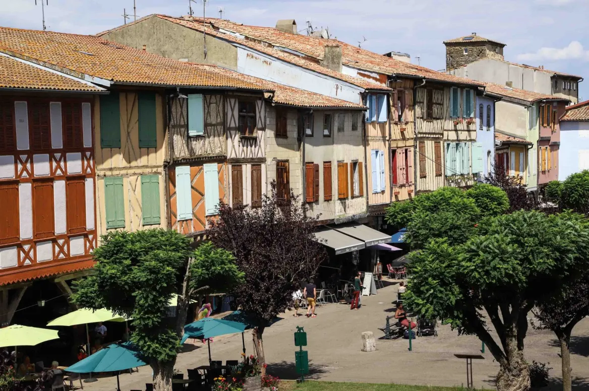 La ciudad medieval de Mirepoix, joya arquitectónica de Ariège